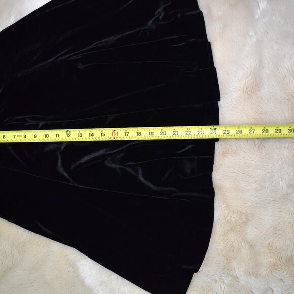 Black Velvety Below Knee Skirt Satin Trim Size Small Italian Fabric - Picture 8 of 10